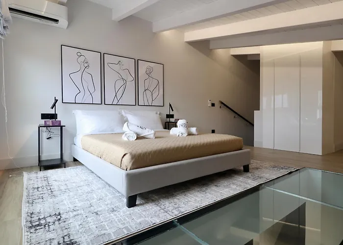 Luxurious Garibaldi Penthouse - Terrace - Great View - Full Renovation - Historical Centre - Amazing