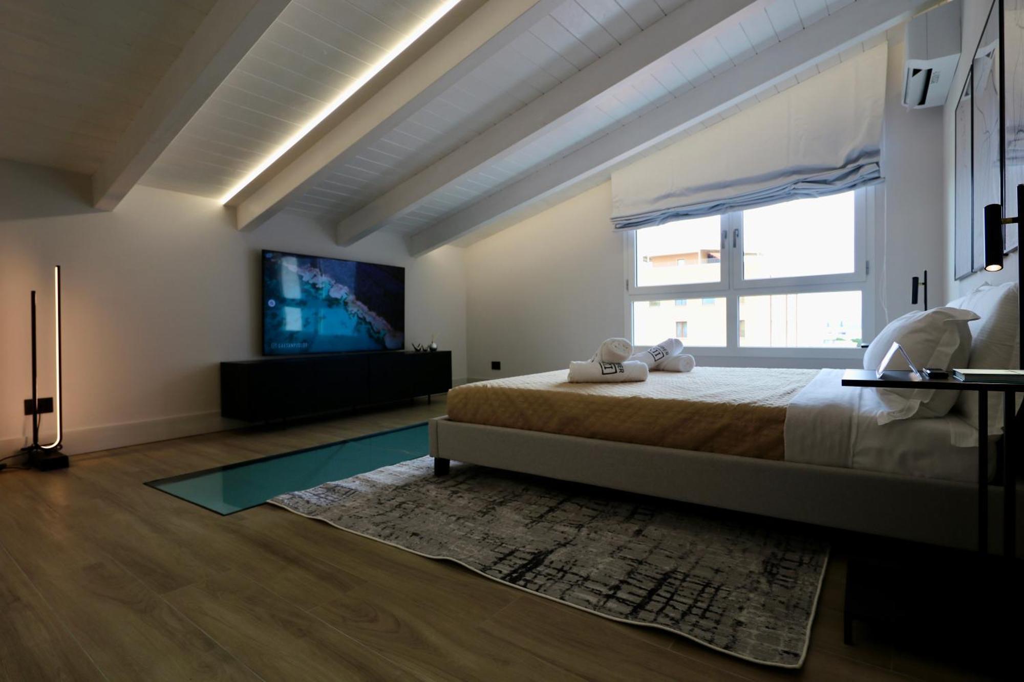 Luxurious Garibaldi Penthouse - Terrace - Great View - Full Renovation - Historical Centre - Amazing Olbia