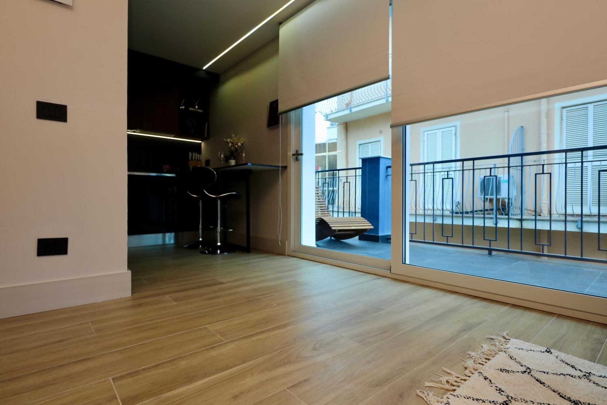 Luxurious Garibaldi Penthouse - Terrace - Great View - Full Renovation - Historical Centre - Amazing Apartment
