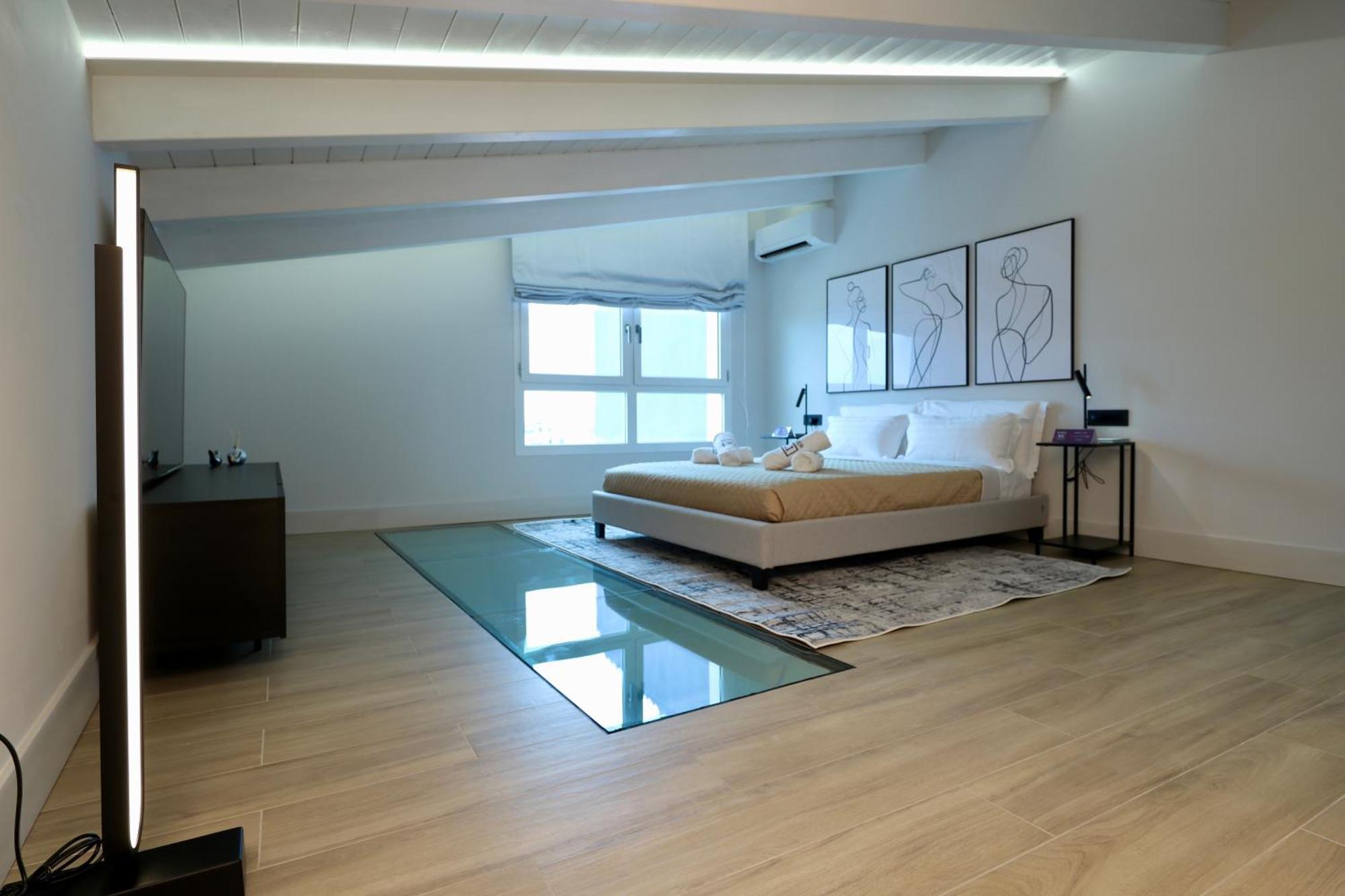 Luxurious Garibaldi Penthouse - Terrace - Great View - Full Renovation - Historical Centre - Amazing