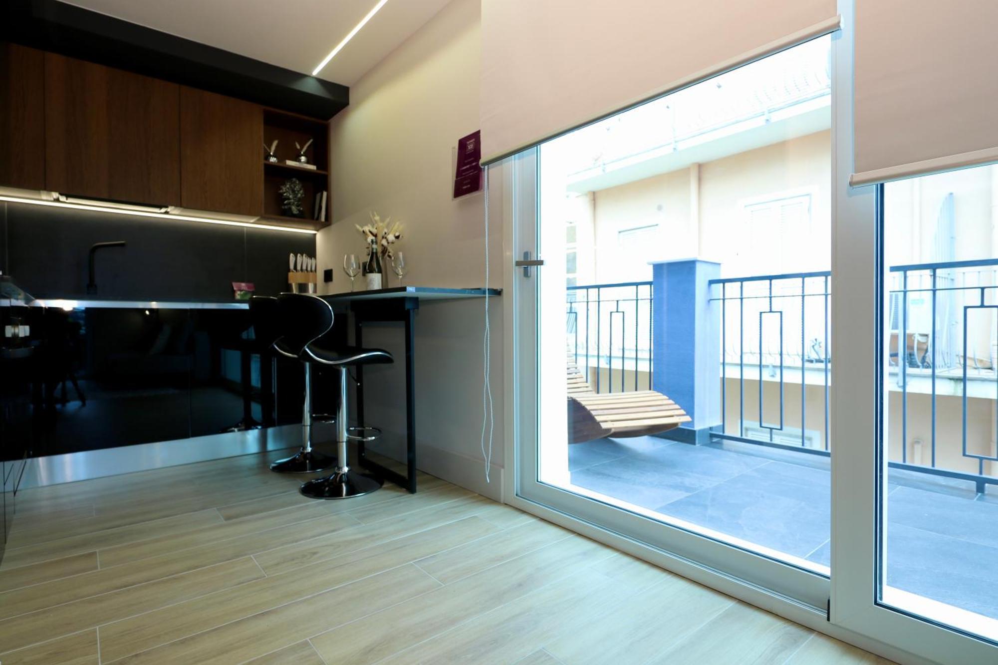 Luxurious Garibaldi Penthouse - Terrace - Great View - Full Renovation - Historical Centre - Amazing